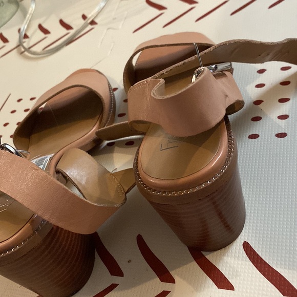 Franco Sarto Nude Leather Heels - Picture 2 of 7